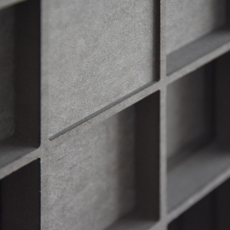 Detail der Zellen eines einzelnen Moduls des 2D-Diffusors QRD Tiles