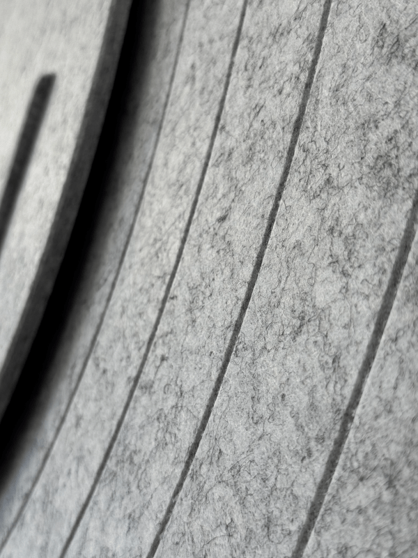 Resonance Orbit als zentraler Akzent der Wand