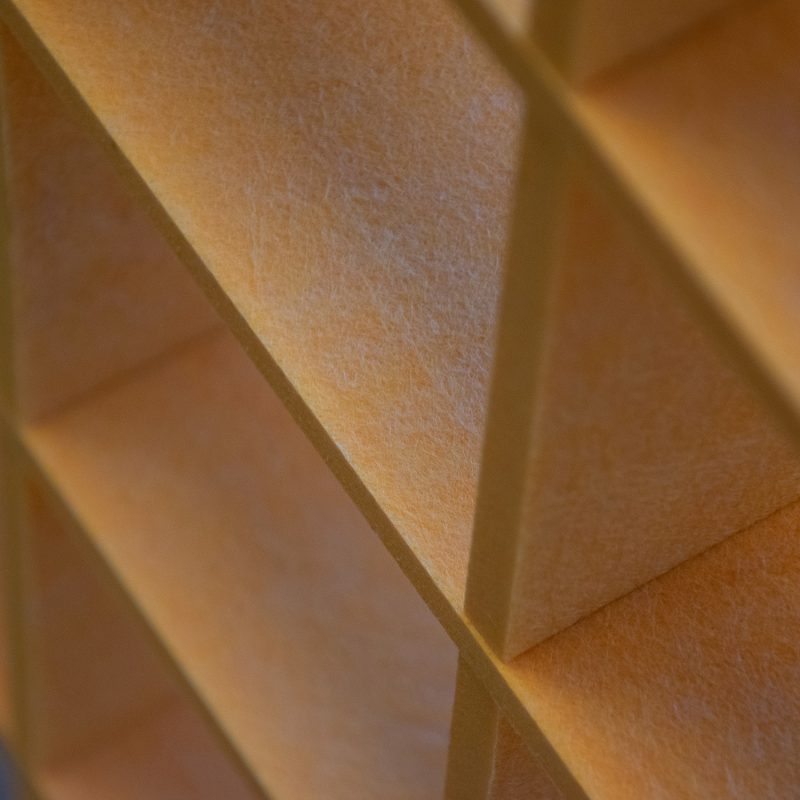 Detail der vertikalen Lamellen aus Pro.Felt-Filz