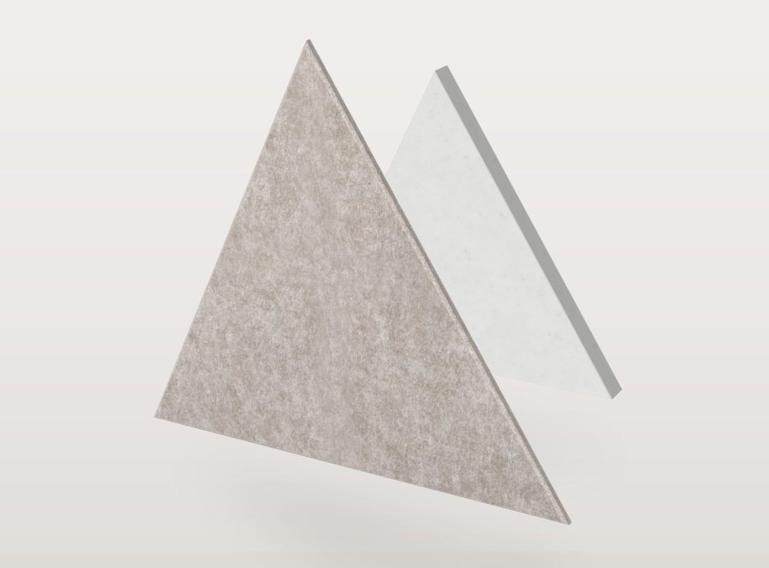 Das Akustikpaneel Pro.Felt E.3 Triangle in Dreieckform, in zwei Lagen zerlegt: Pro.Felt-Akustikfilz vorn und Basotect-Schaumstoff hinten